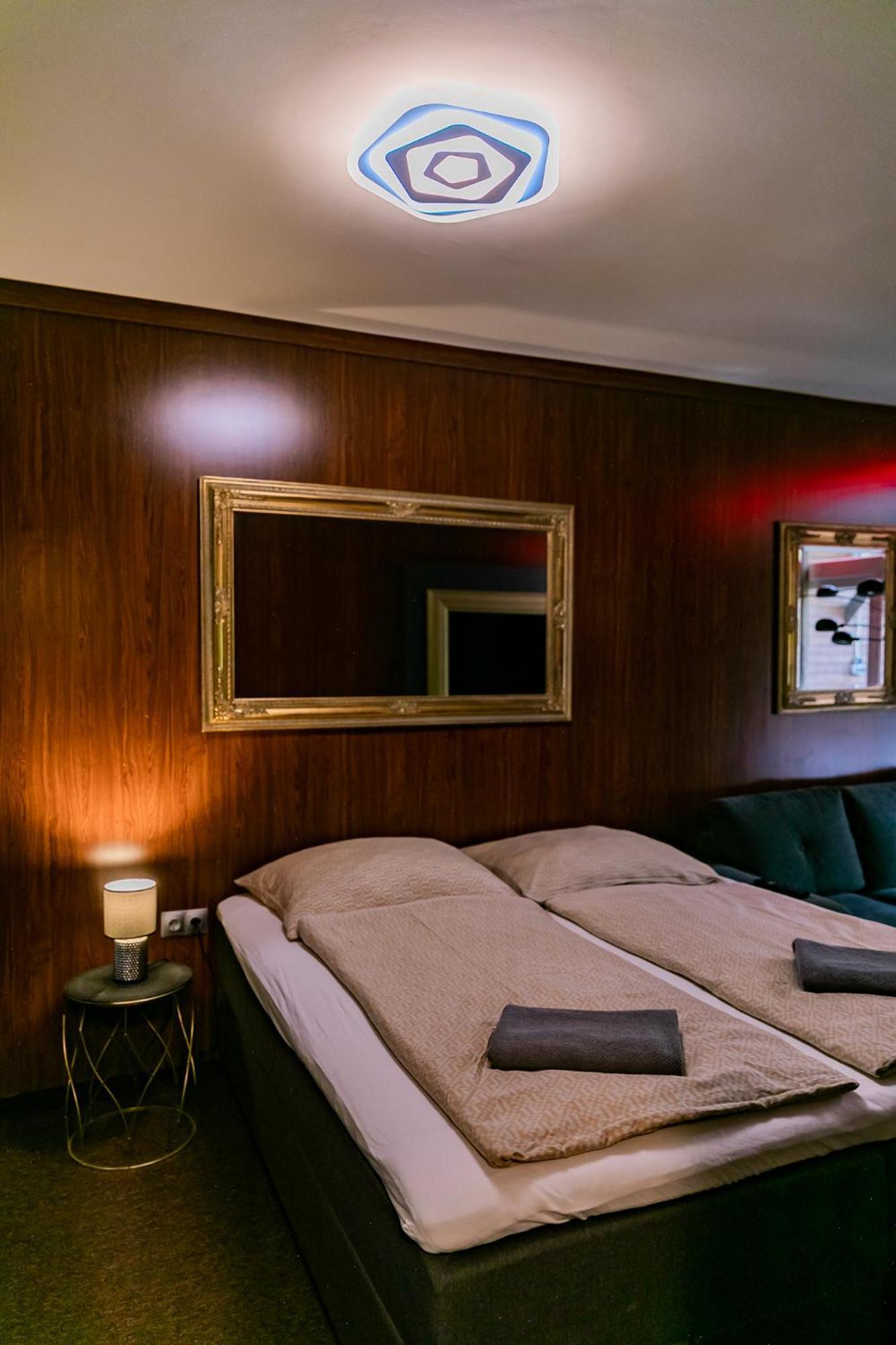 Dunaújváros Motel1- A Megfizetheto Luxus! מראה חיצוני תמונה